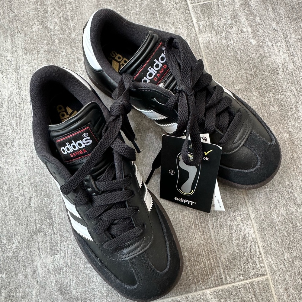 Youth Classic Adidas Samba sneakers